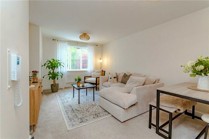 1 Bedroom Flat For Sale In Dene Court, Stafford Road, Caterham, Surrey, CR3