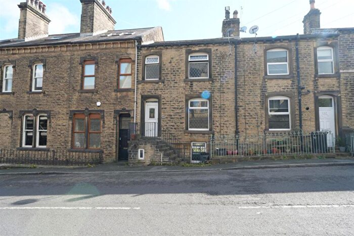 2 Bedroom Terraced House To Rent In Stainland Road, Holywell Green, Halifax, HX4