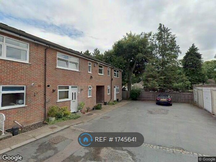 2 Bedroom Maisonette To Rent In West End Avenue, Pinner, HA5