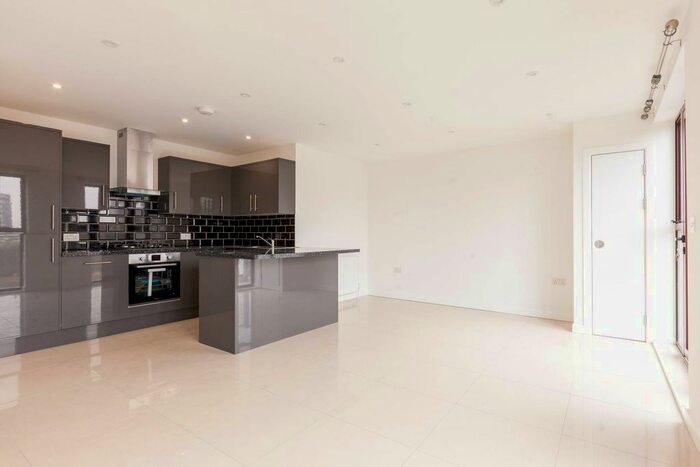 4 Bedroom Flat To Rent In Old Street, Shoreditch, London, EC1V