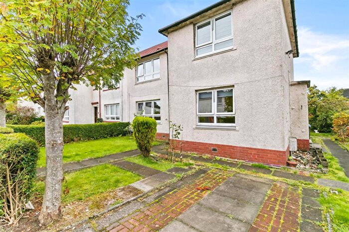 2 Bedroom Flat For Sale In Lilac Avenue, Clydebank, G81