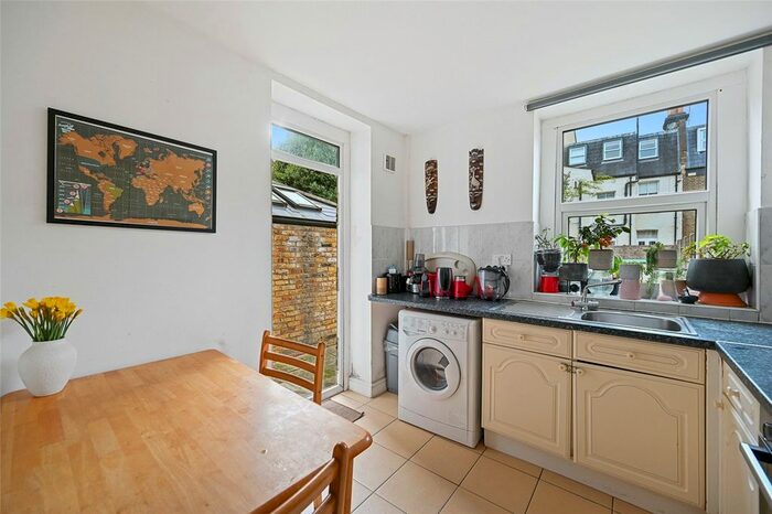 1 Bedroom Flat To Rent In Stanlake Road, London, W12