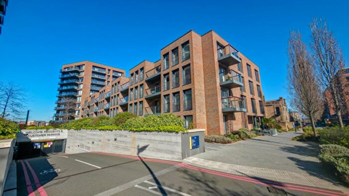 3 Bedroom Apartment For Sale In Imperial Building, Duke Of Wellington Avenue, Royal Arsenal, London, SE18