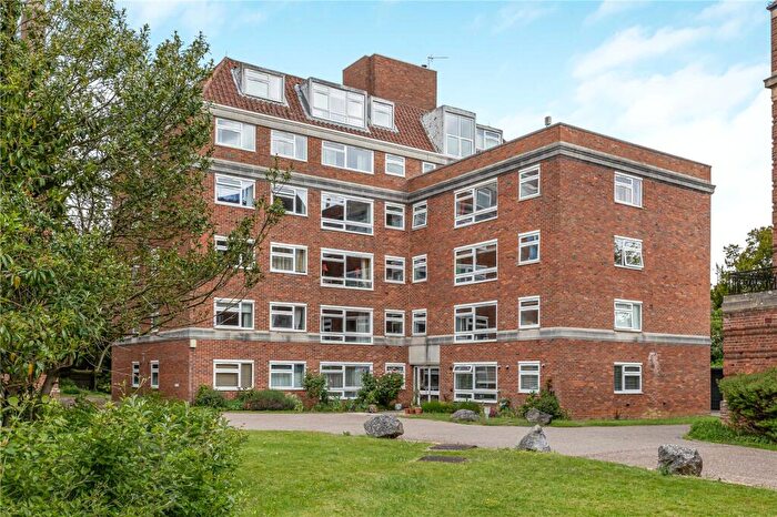2 Bedroom Apartment For Sale In Woodstock Close, North Oxford, OX2