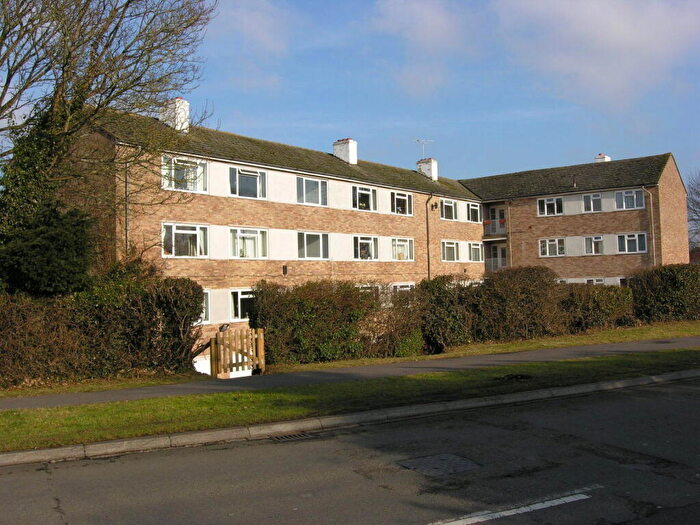 2 Bedroom Flat To Rent In Old Bath Road, Newbury, RG14