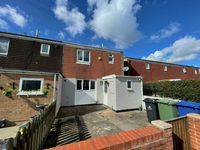 3 Bedroom Terraced House To Rent In Dolby Vale, Grimsby, DN33