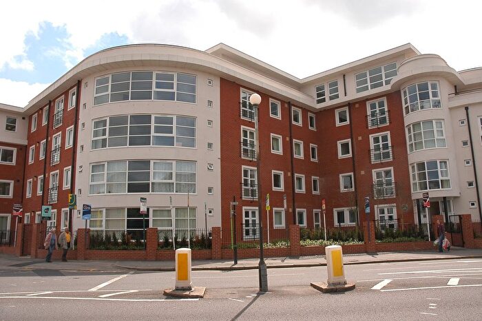 1 Bedroom Flat For Sale In Coombe Road, Kingston, Kingston Upon Thames, KT2