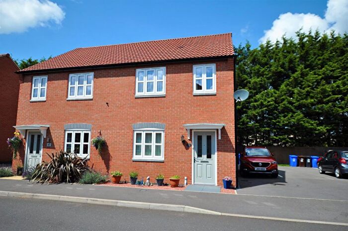 3 Bedroom Semi-Detached House To Rent In Perle Road, Burton Upon Trent, Staffordshire, DE14