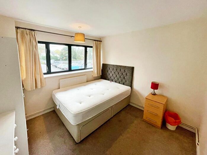 2 Bedroom Apartment To Rent In Tiddington Road, Stratford-Upon-Avon, CV37