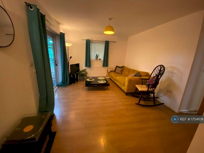 1 Bedroom Flat To Rent In The Waterfront, Openshaw, Manchester, M11