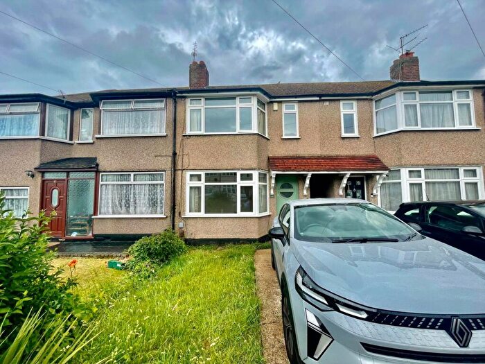 3 Bedroom Terraced House To Rent In Radnor Avenue, Welling, Kent, DA16