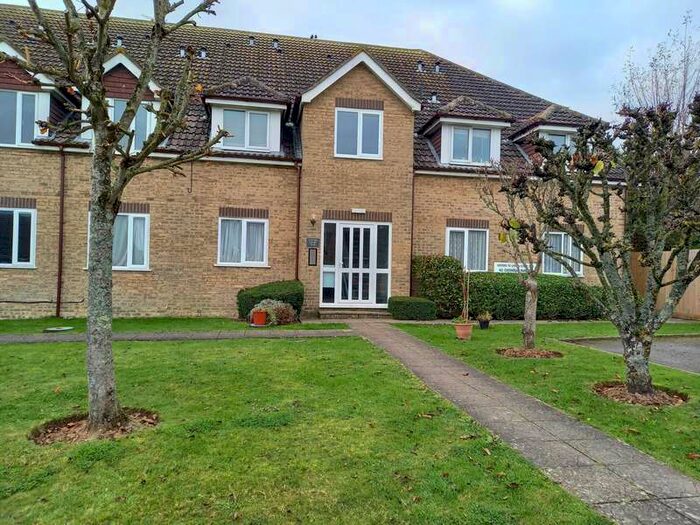 2 Bedroom Flat To Rent In Honey Crag Close, Polegate, BN26