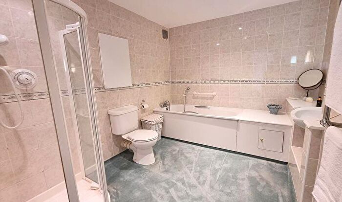 2 Bedroom Retirement Property For Sale In Turnpike Court, Hett Close, Haywards Heath, RH17