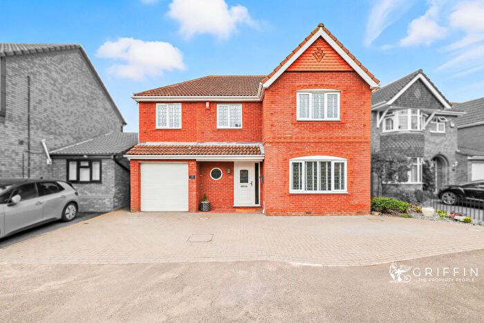 4 Bedroom Detached House For Sale In Birch Close, South Ockendon, RM15