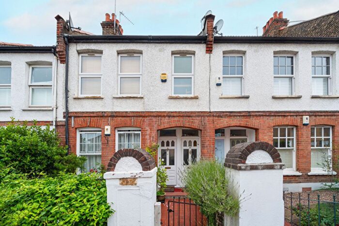 2 Bedroom Maisonette To Rent In Lyham Road, Brixton Hill, Brixton Hill, London, SW2