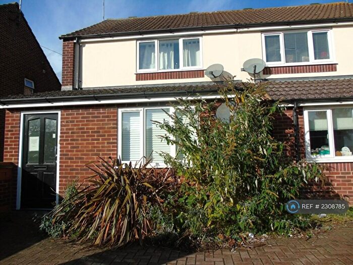 2 Bedroom Flat To Rent In Newton Road, Bletchley, Milton Keynes, MK3