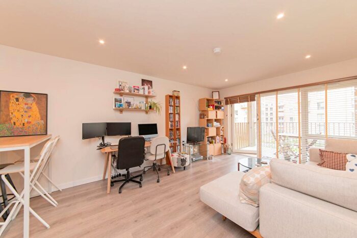 1 Bedroom Flat For Sale In Bittacy Hill, Yarrow Apartments, NW7