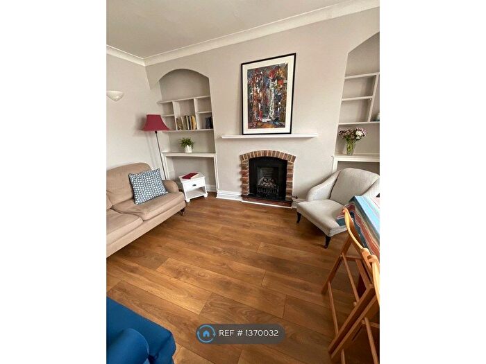 3 Bedroom Flat To Rent In Oxberry Avenue, London, SW6