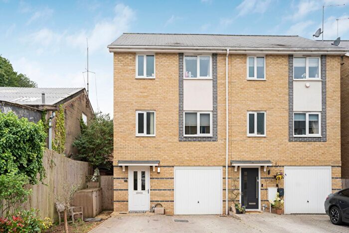 4 Bedroom Town House To Rent In Mutiny Close, Hertford, SG13