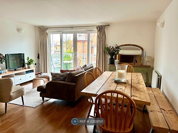2 Bedroom Flat To Rent In Worple Road, London, SW20