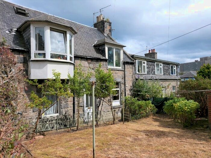 3 Bedroom Flat To Rent In George Street, The City Centre, Aberdeen, AB25