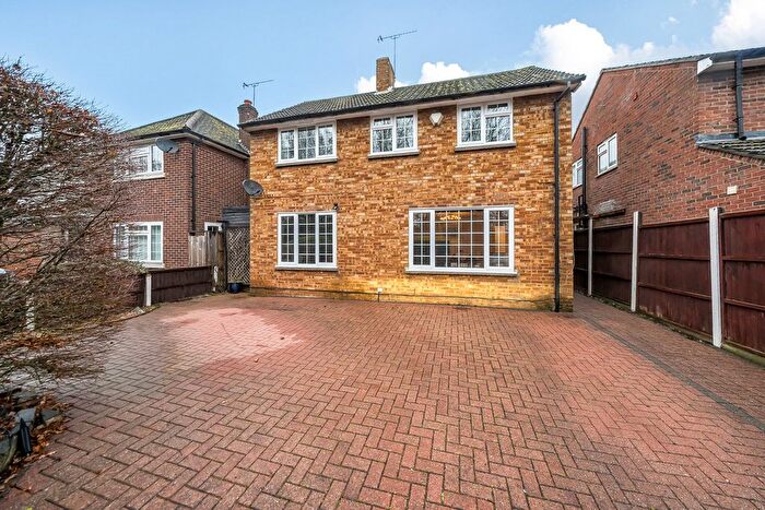 4 Bedroom Detached House For Sale In Admirals Walk, St Albans, AL1
