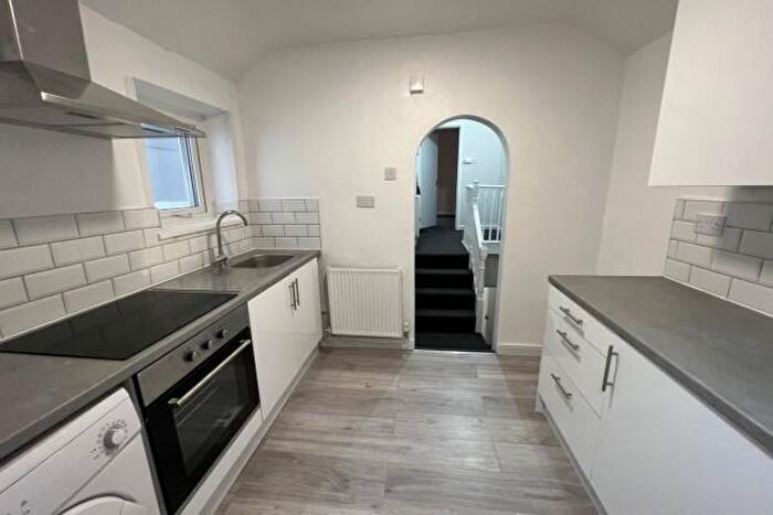 1 Bedroom Flat To Rent In Broadway Cardiff, CF24