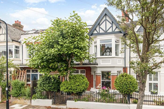 6 Bedroom Property To Rent In King Edwards Gardens, Acton, W3