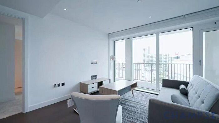 2 Bedroom Flat For Sale In Fountain Park Way, London, W12