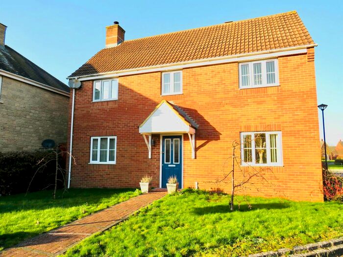 4 Bedroom Property To Rent In Calstock Road, Swindon SN25