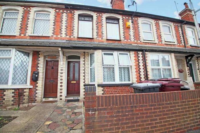 1 Bedroom Flat To Rent In St. Georges Terrace, Reading, Berkshire, RG30