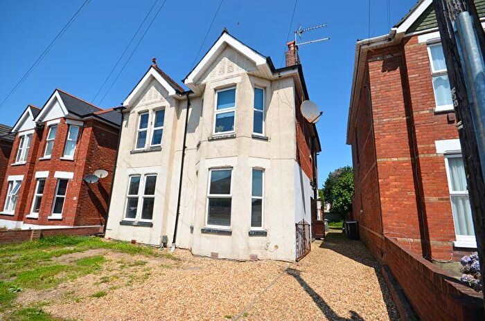 2 Bedroom Flat To Rent In Alma Road, Bournemouth, BH9
