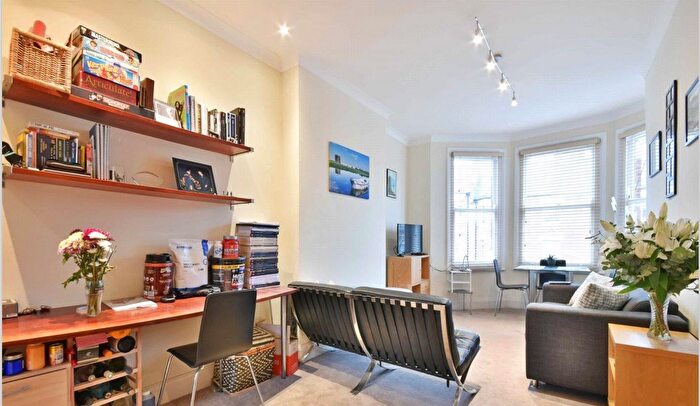 1 Bedroom Flat To Rent In Lyncroft Gardens, West Hampstead, NW6