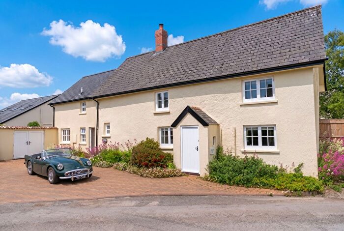 4 Bedroom Cottage For Sale In Church Street, Ashreigney, EX18