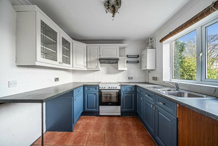 3 Bedroom End Of Terrace House For Sale In Orchard Close, Alresford, Hampshire, SO24