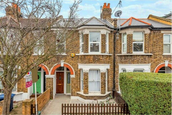 3 Bedroom Maisonette To Rent In Petersfield Road, London, W3