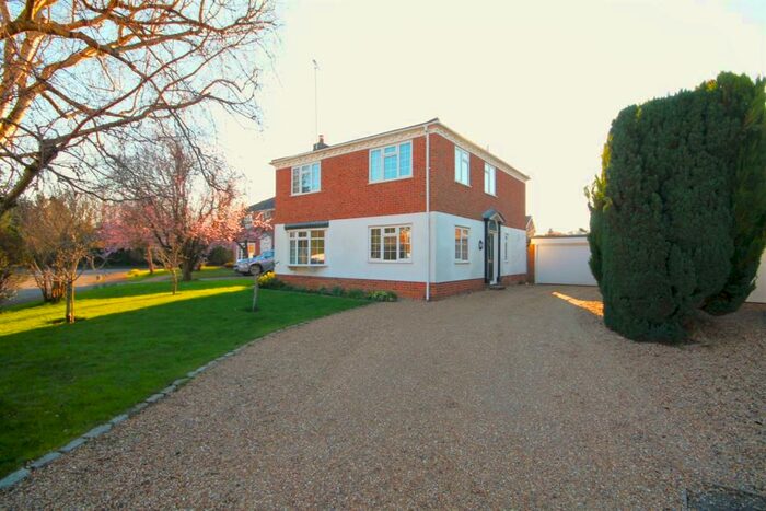 4 Bedroom Detached House To Rent In Badgers Walk, Lower Shiplake, RG9