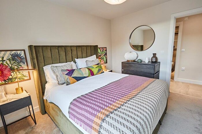2 Bedroom Apartment To Rent In Rochdale Road, Manchester, Greater Manchester, M4