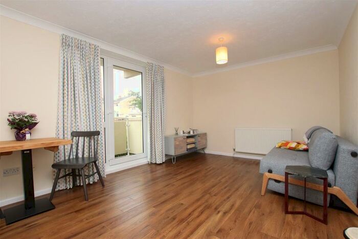 2 Bedroom Flat To Rent In Dorset House, Moorfields Road, Bath, BA2