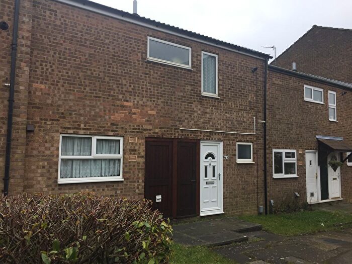 3 Bedroom Terraced House To Rent In Petersfield Gardens, Luton, LU3