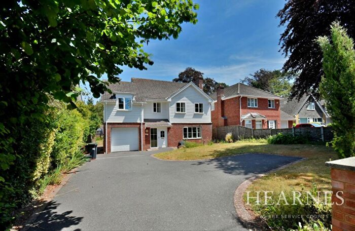 4 Bedroom Detached House For Sale In Wincombe Drive, Ferndown, BH22
