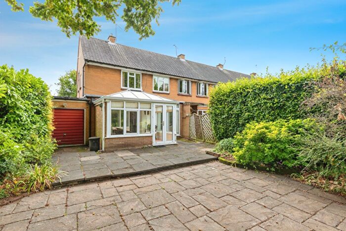 3 Bedroom End Of Terrace House For Sale In Honeycroft, Welwyn Garden City, AL8