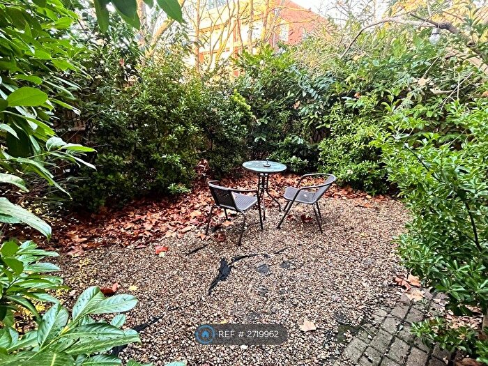 1 Bedroom Flat To Rent In Wenham House, London, SW8