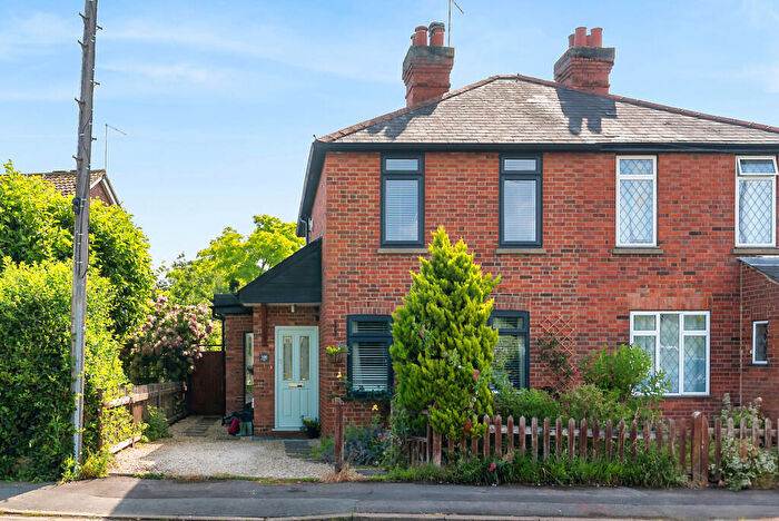 3 Bedroom Semi-Detached House For Sale In Blackamoor Lane, Maidenhead, SL6