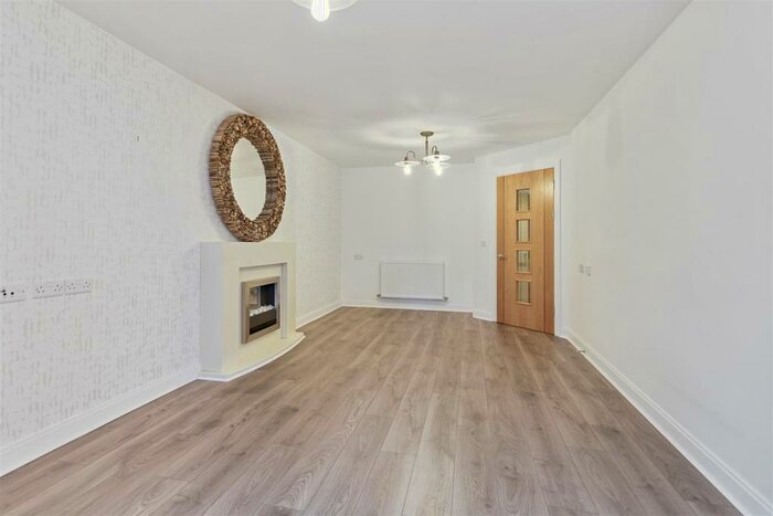 1 Bedroom Apartment For Sale In Tudor Rose Court, South Parade, Southsea, PO4