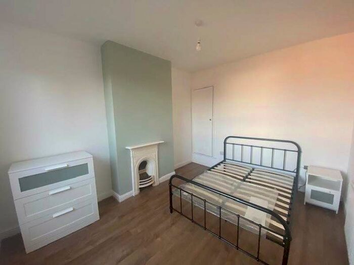 2 Bedroom Property To Rent In Station Street, Loughborough, LE11