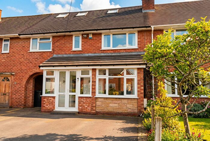 4 Bedroom Terraced House For Sale In Chilcote Close, Hall Green, B28