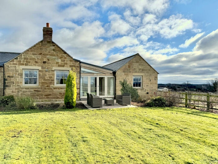 3 Bedroom Barn Conversion For Sale In The Smithy, Royds Green Farm, Oulton, LS26