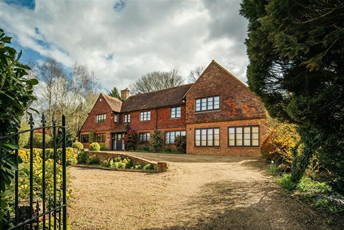 5 Bedroom Property For Sale In Staceys Farm Road, Elstead, Godalming, GU8