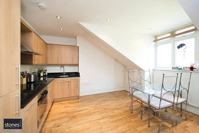 2 Bedroom Apartment To Rent In Cavendish Road, Kilburn, London, NW6